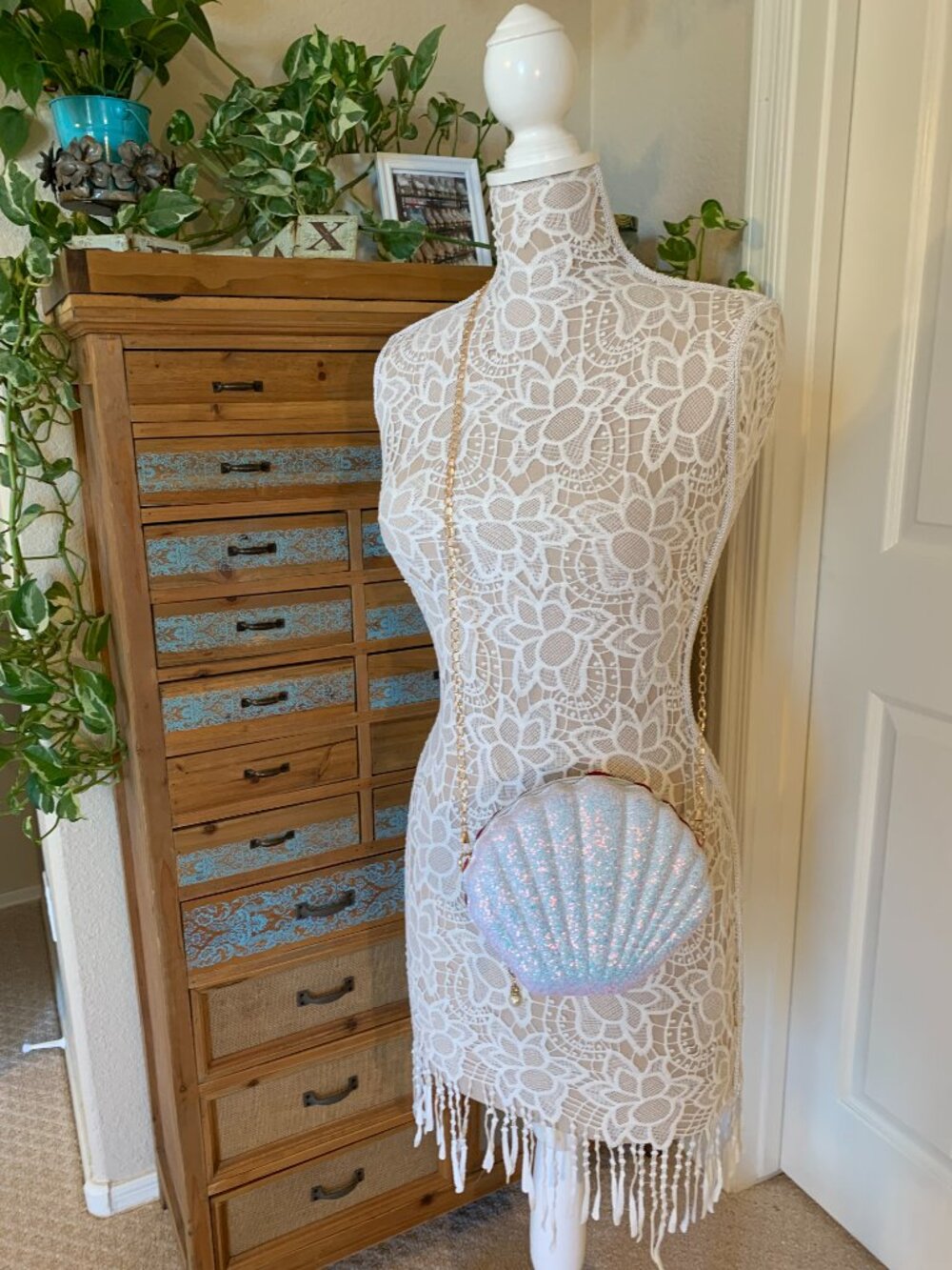 Glam Clam /Sparkly Seashell Crossbody Bag / White Glimmer Mermaid Purse- NWT - Picture 4 of 11